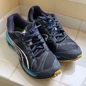 Puma Women's Athletic Shoes in Navy and Teal